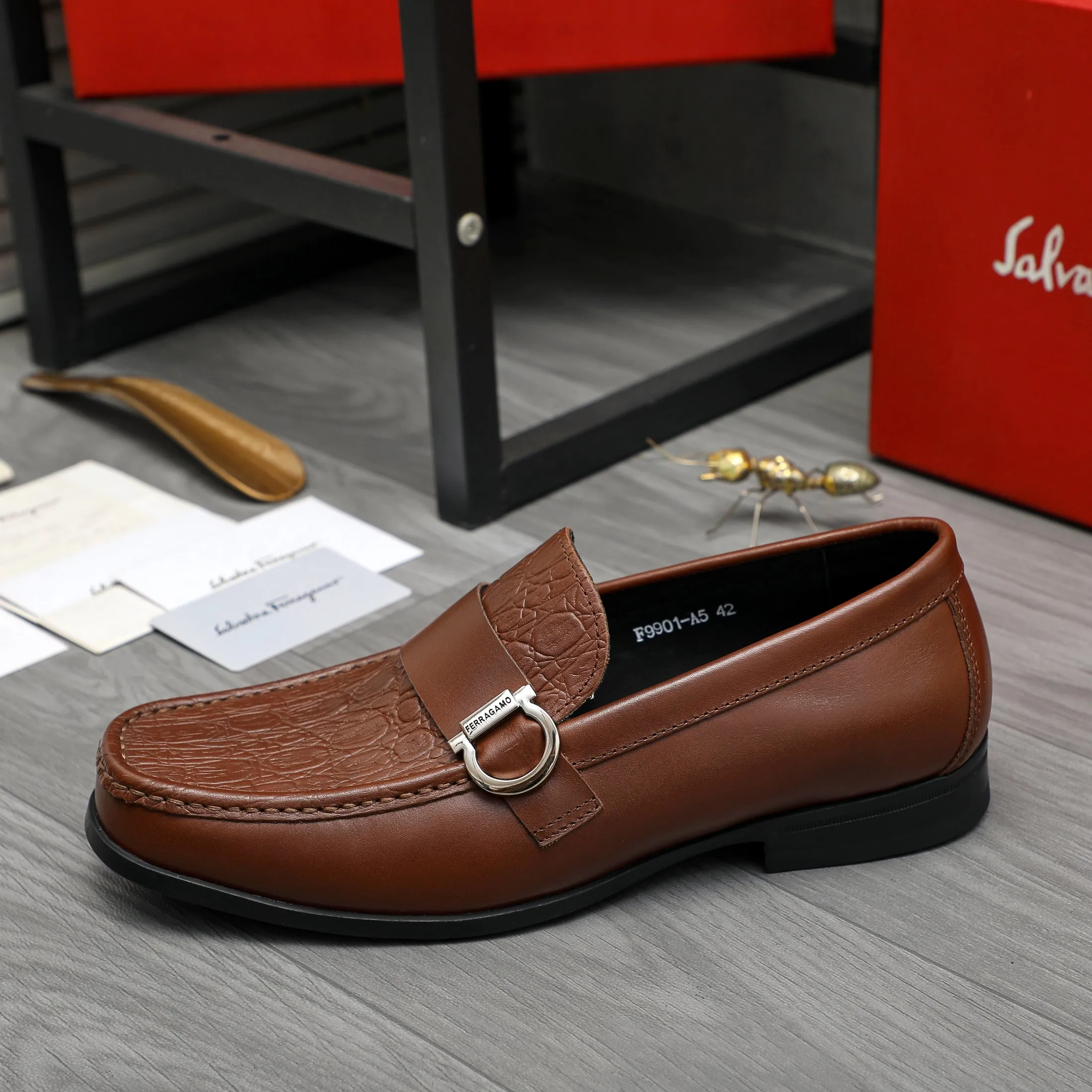 Men's shoes 💰p460 Product trademark: Ferragamo " Ferragamo ] Business slip-on leather shoes Regular size: 38-45 Product material: Selected stone grain cowhide upper, cowhide lining, original rubber outsole